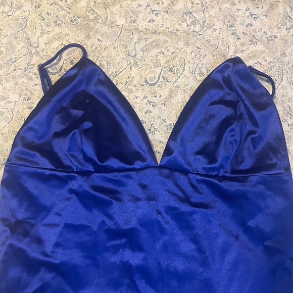 Plus Size Blue Satin Mini Dress - Picture 3 of 5